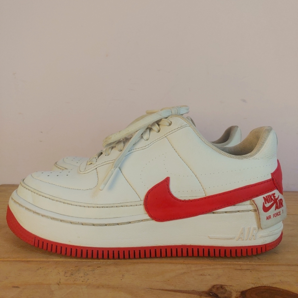 Nike Women's Sneakers - White and Red